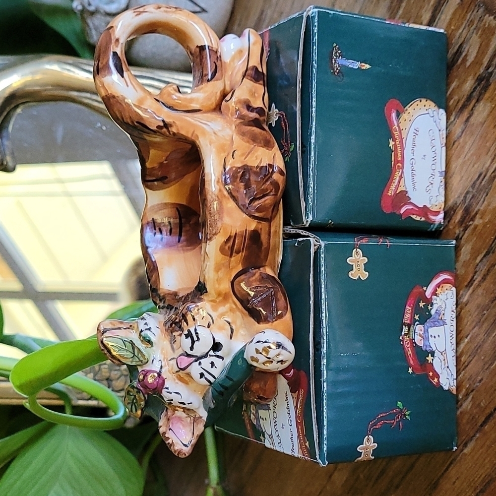 Heather Goldminc Holiday cat tea lite holder